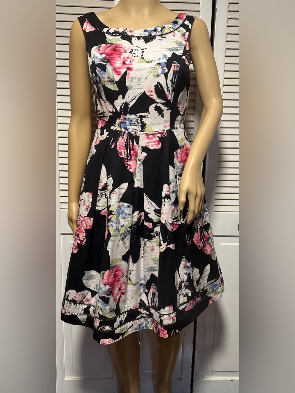 White House Black Market WHBM Sleeveless Floral Pleats Faille Fit Flare Dress 2